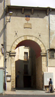 Vieille porte à Langogne